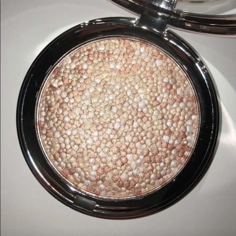 Ciaté Confetti Highlighter